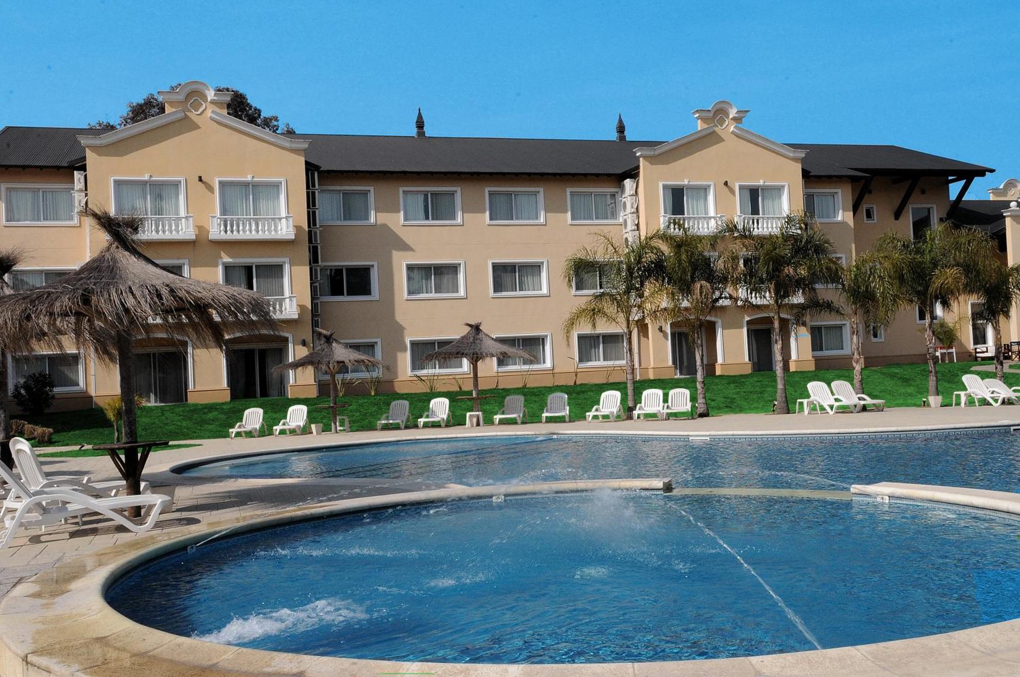 Howard Johnson Pilar Resort Spa&Convention Center Zewnętrze zdjęcie