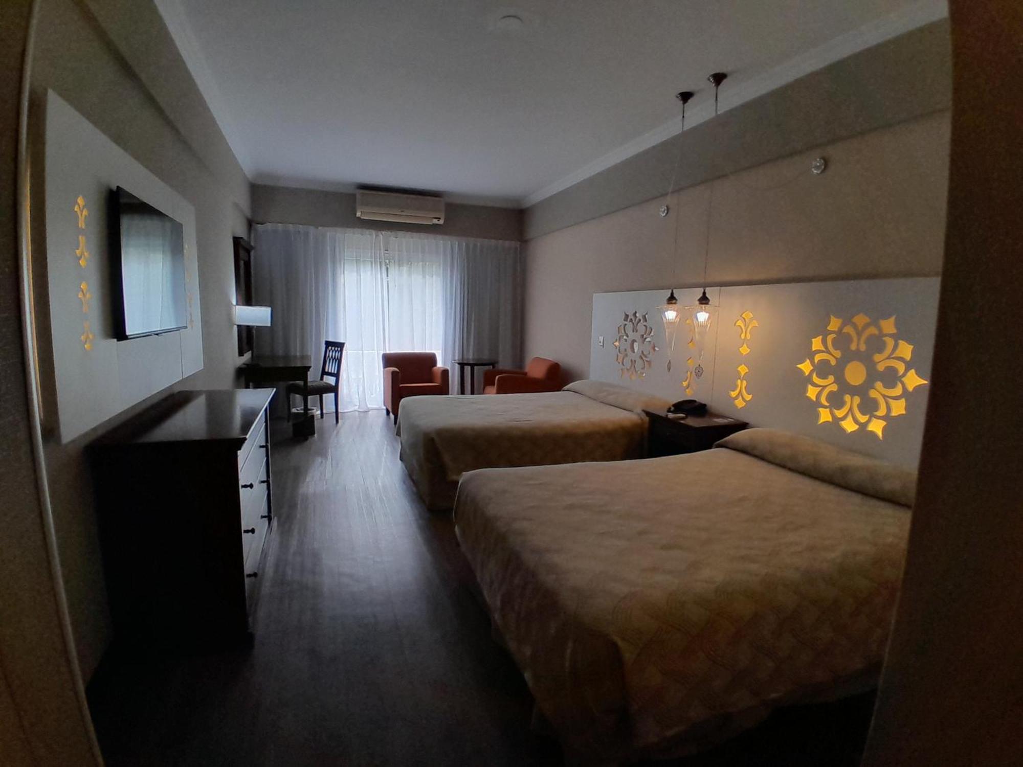 Howard Johnson Pilar Resort Spa&Convention Center Zewnętrze zdjęcie