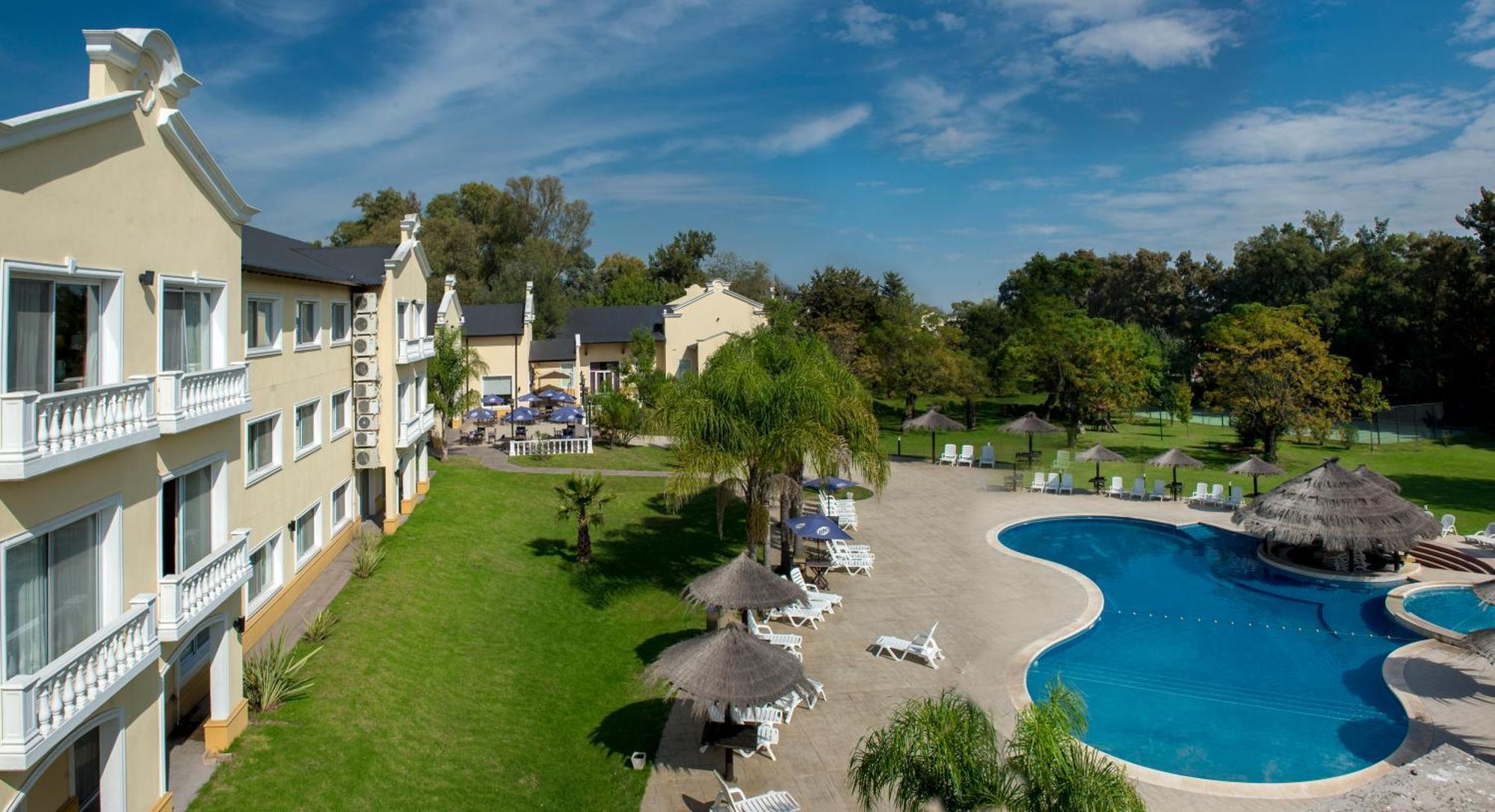 Howard Johnson Pilar Resort Spa&Convention Center Zewnętrze zdjęcie