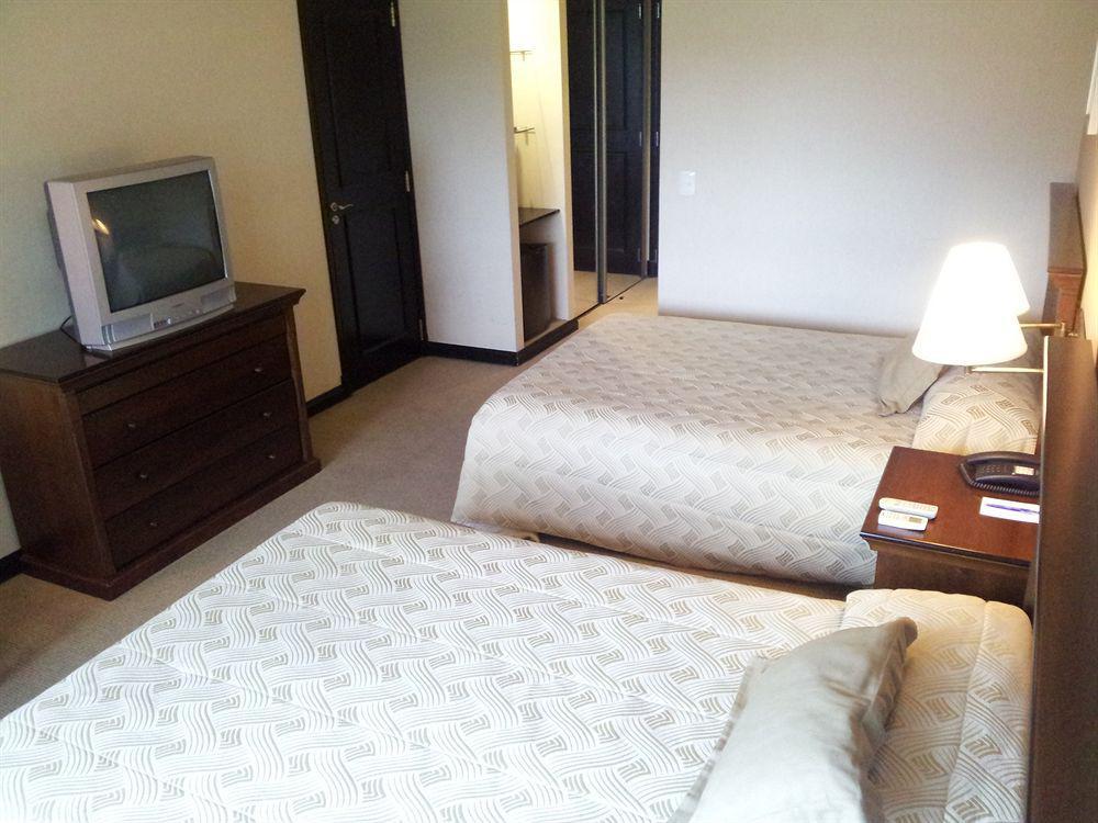 Howard Johnson Pilar Resort Spa&Convention Center Zewnętrze zdjęcie